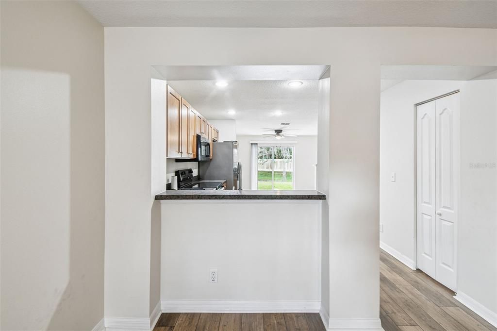 For Sale: $225,000 (2 beds, 2 baths, 1254 Square Feet)