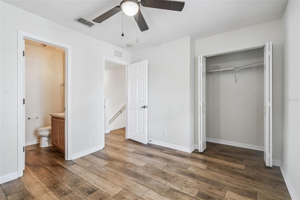 For Sale: $225,000 (2 beds, 2 baths, 1254 Square Feet)