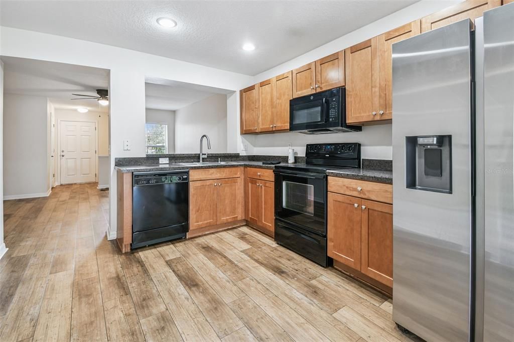 For Sale: $225,000 (2 beds, 2 baths, 1254 Square Feet)