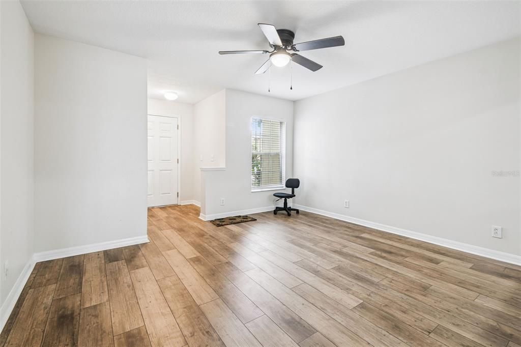 For Sale: $225,000 (2 beds, 2 baths, 1254 Square Feet)