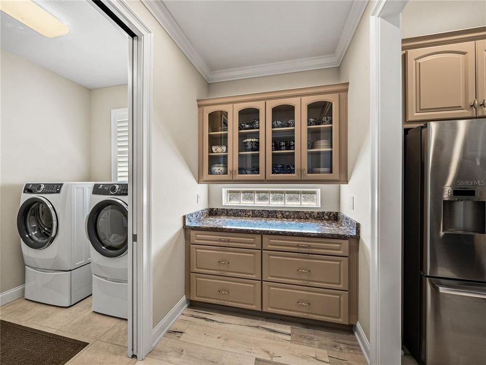 Active With Contract: $497,000 (3 beds, 2 baths, 2175 Square Feet)