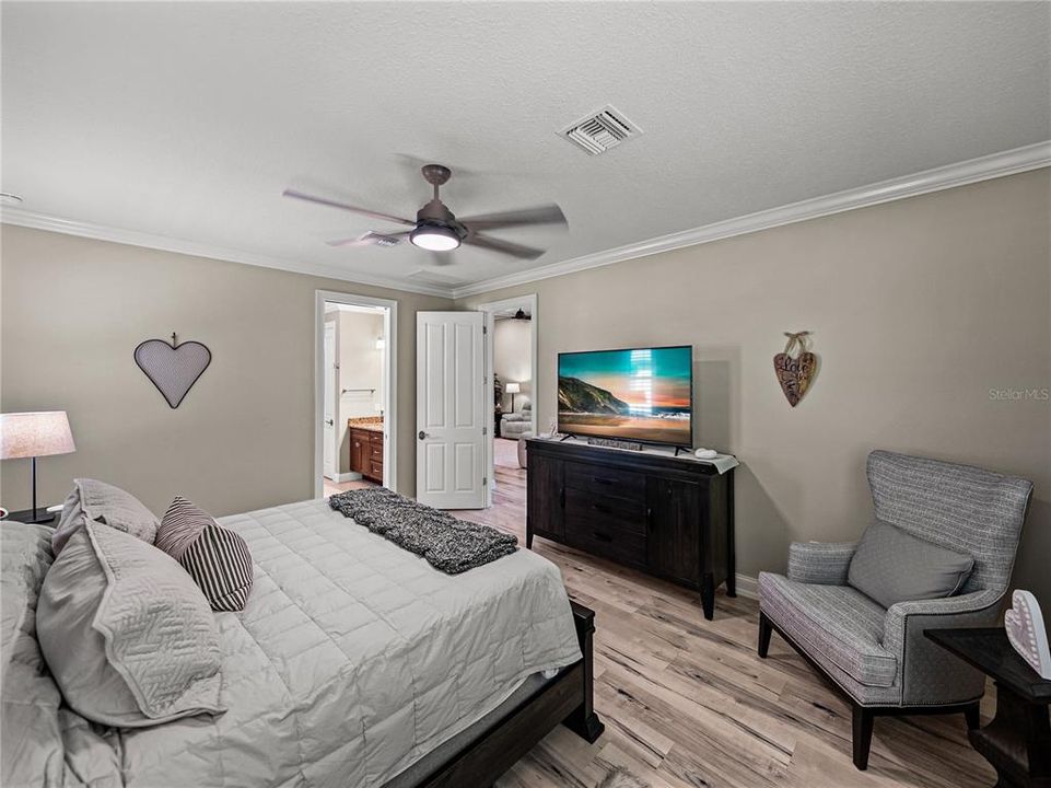 Active With Contract: $497,000 (3 beds, 2 baths, 2175 Square Feet)