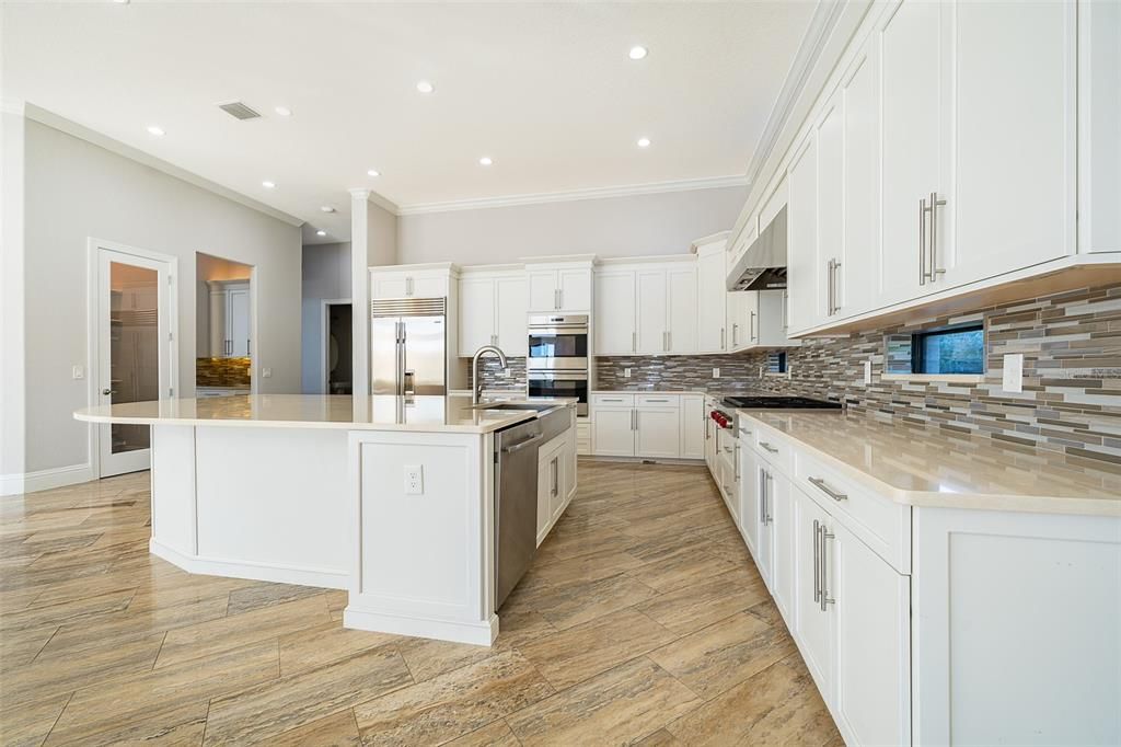 For Rent: $14,800 (6 beds, 7 baths, 7337 Square Feet)