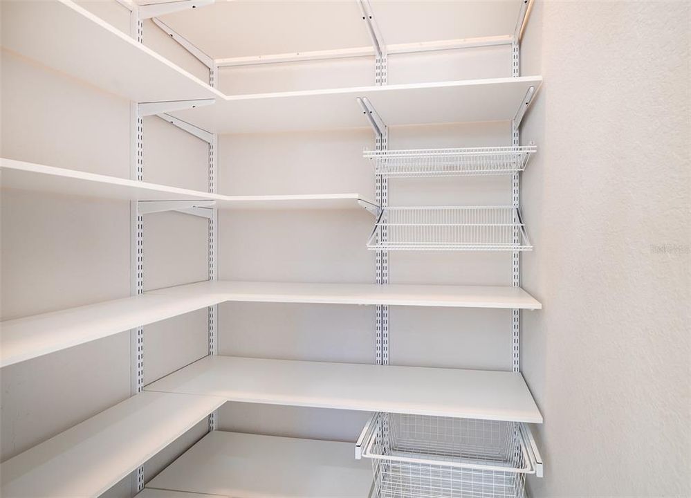 For Rent: $14,800 (6 beds, 7 baths, 7337 Square Feet)