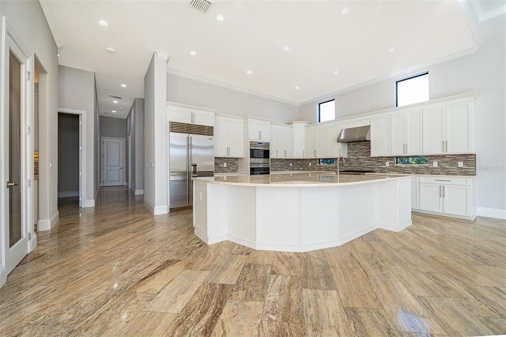 For Rent: $14,800 (6 beds, 7 baths, 7337 Square Feet)