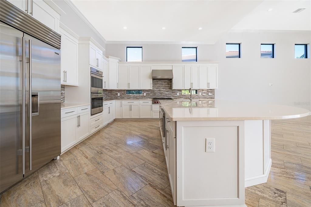 For Rent: $14,800 (6 beds, 7 baths, 7337 Square Feet)