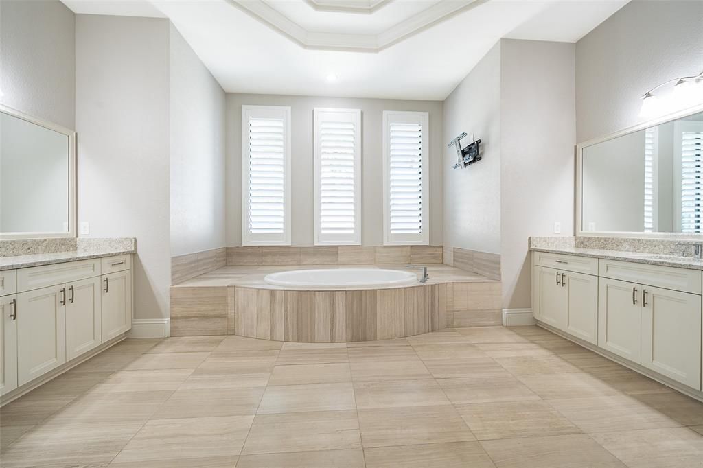 For Rent: $14,800 (6 beds, 7 baths, 7337 Square Feet)