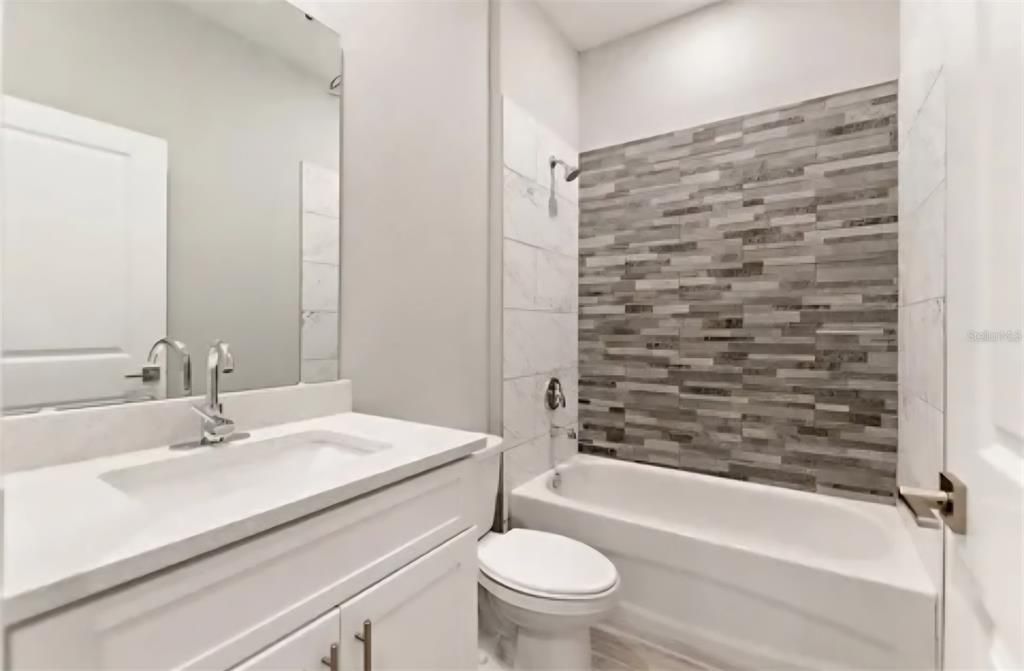 For Sale: $344,000 (4 beds, 2 baths, 1670 Square Feet)