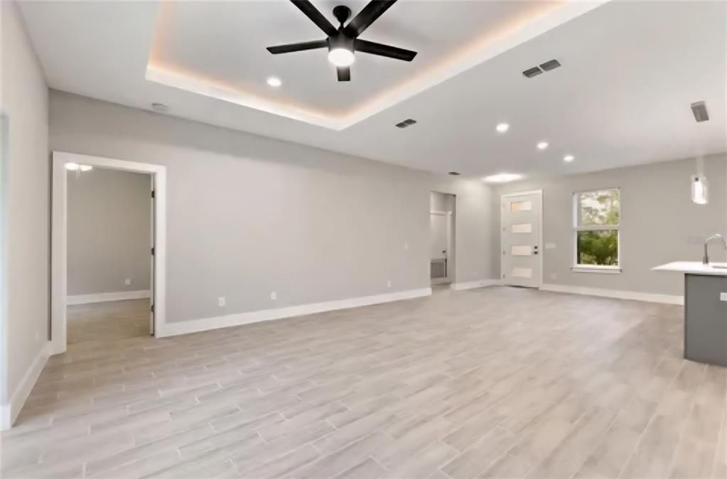 For Sale: $344,000 (4 beds, 2 baths, 1670 Square Feet)