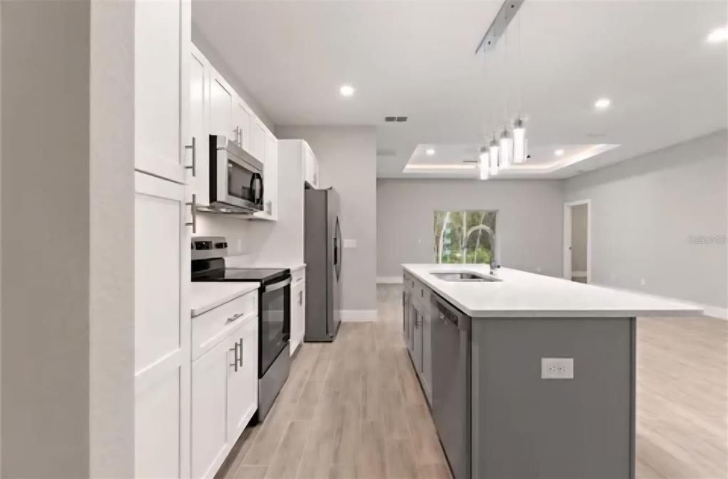 For Sale: $344,000 (4 beds, 2 baths, 1670 Square Feet)