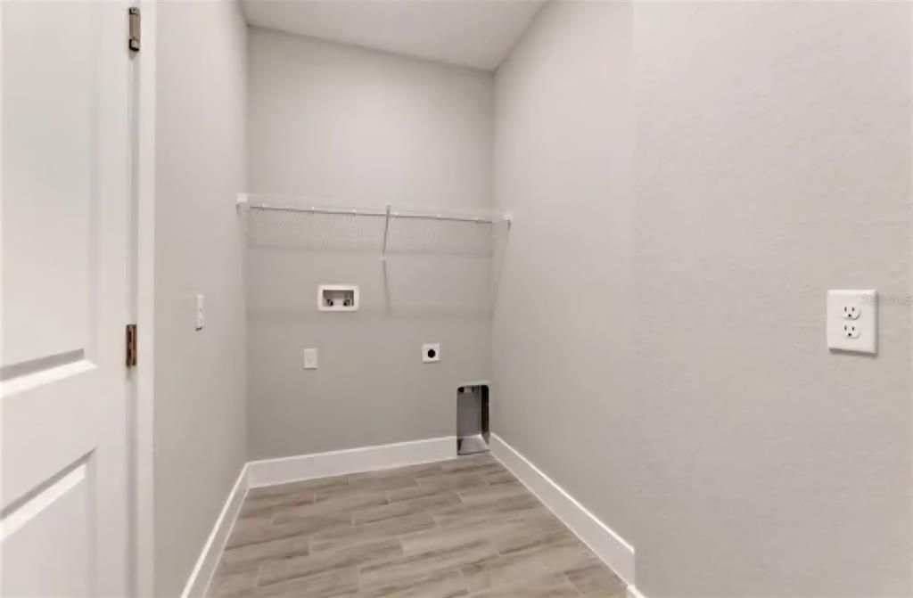 For Sale: $344,000 (4 beds, 2 baths, 1670 Square Feet)