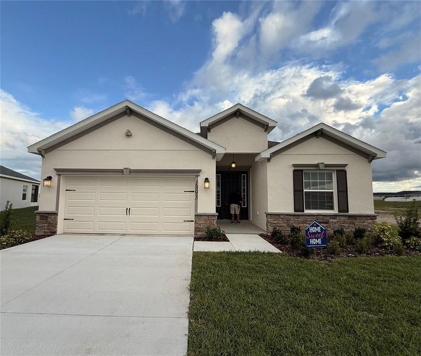 Recently Sold: $404,020 (4 beds, 2 baths, 2029 Square Feet)