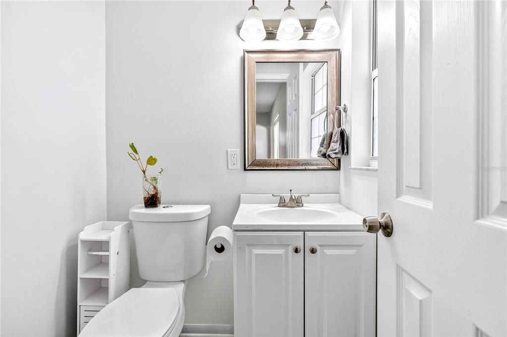 合同活跃: $344,900 (4 贝兹, 1 浴室, 1364 平方英尺)