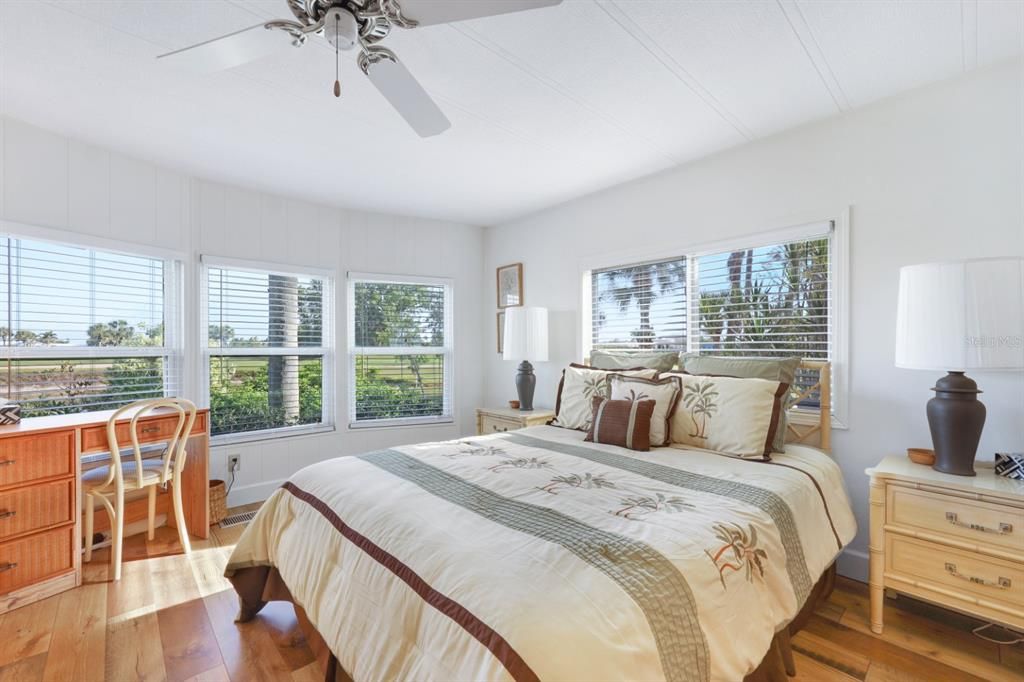 For Sale: $162,000 (2 beds, 2 baths, 1256 Square Feet)