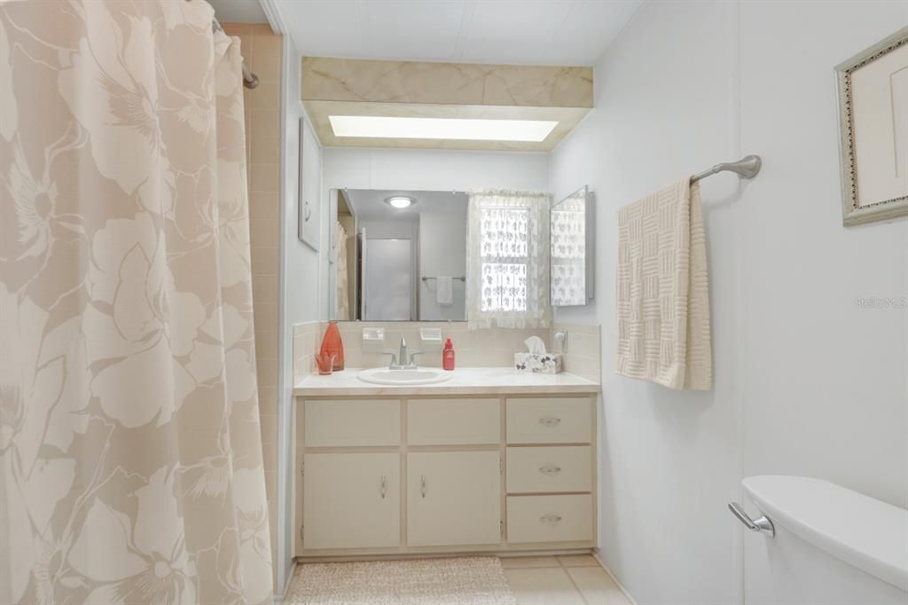 For Sale: $162,000 (2 beds, 2 baths, 1256 Square Feet)