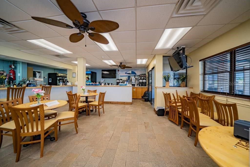 For Sale: $162,000 (2 beds, 2 baths, 1256 Square Feet)