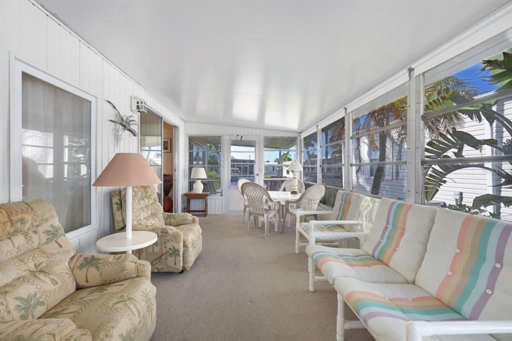 For Sale: $162,000 (2 beds, 2 baths, 1256 Square Feet)