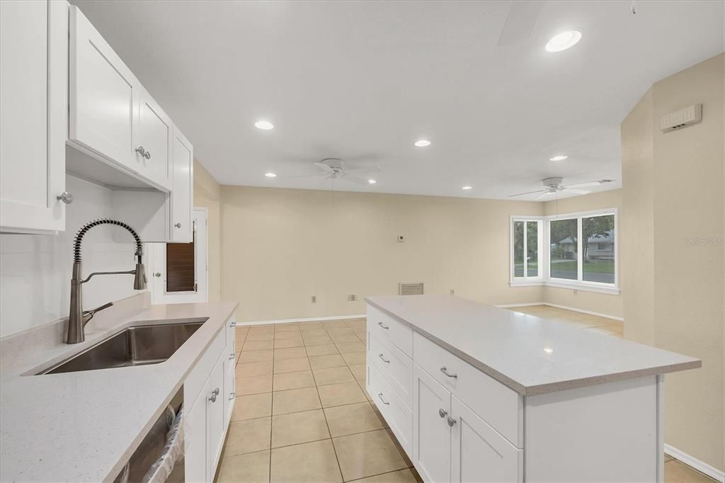 出租: $1,800 (3 贝兹, 2 浴室, 1296 平方英尺)