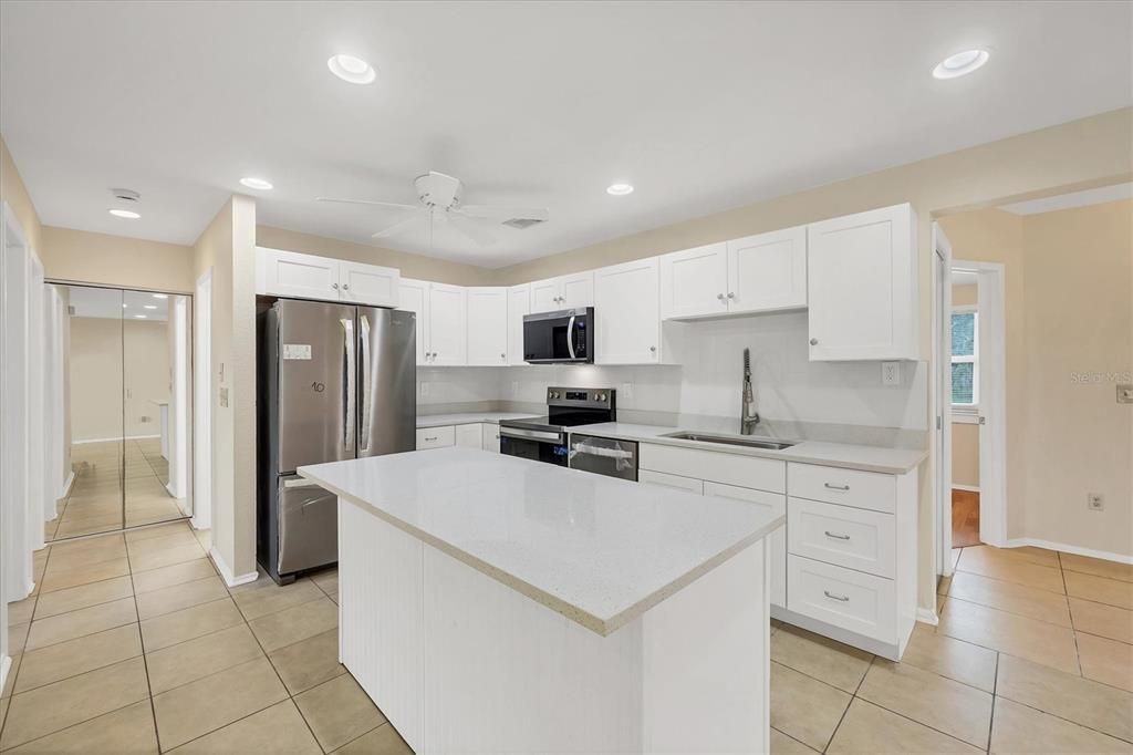 出租: $1,800 (3 贝兹, 2 浴室, 1296 平方英尺)