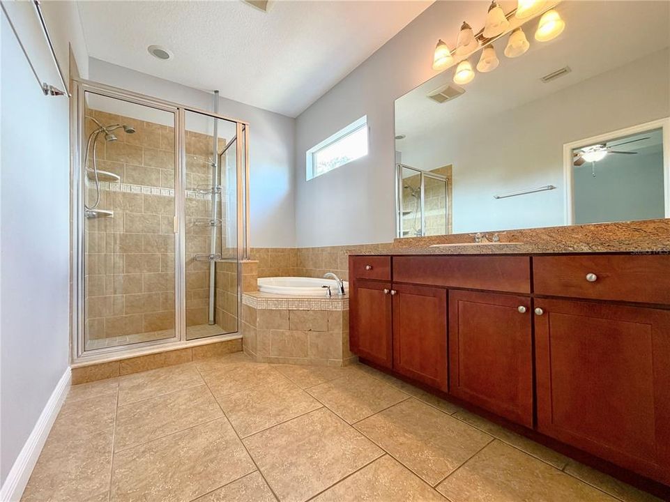 For Rent: $3,299 (3 beds, 2 baths, 1699 Square Feet)