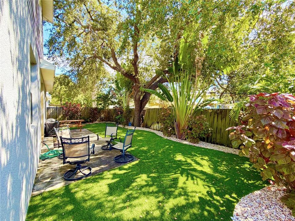 For Rent: $3,299 (3 beds, 2 baths, 1699 Square Feet)