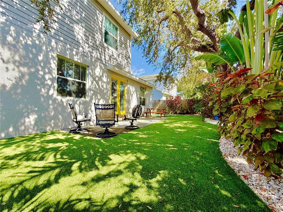 For Rent: $3,299 (3 beds, 2 baths, 1699 Square Feet)