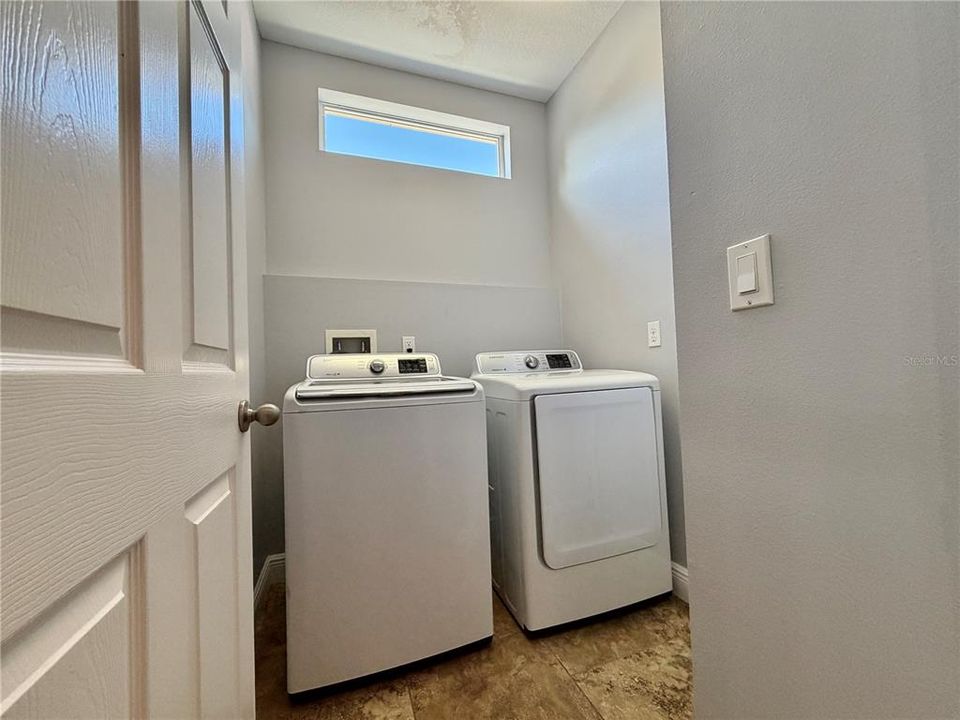 For Rent: $3,299 (3 beds, 2 baths, 1699 Square Feet)