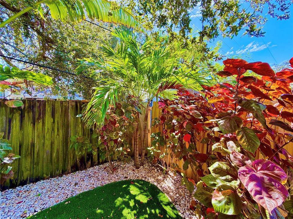 For Rent: $3,299 (3 beds, 2 baths, 1699 Square Feet)