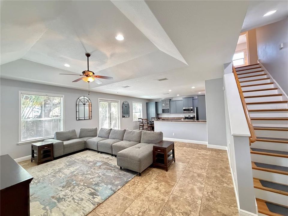 For Rent: $3,299 (3 beds, 2 baths, 1699 Square Feet)