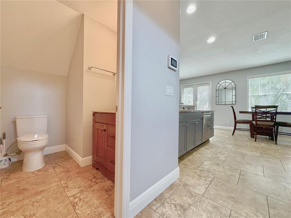 For Rent: $3,299 (3 beds, 2 baths, 1699 Square Feet)