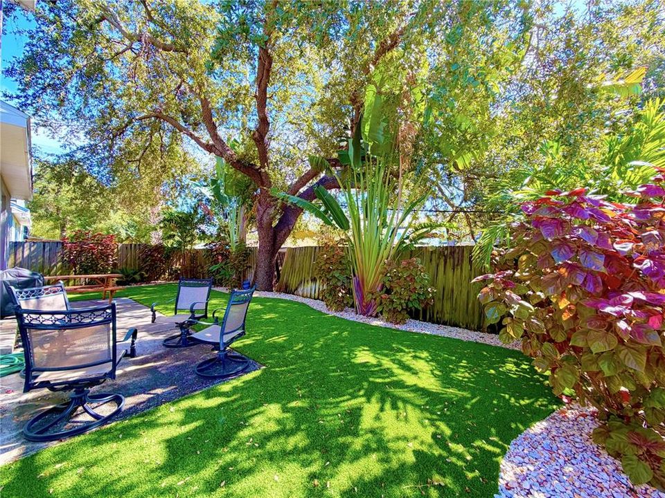 For Rent: $3,299 (3 beds, 2 baths, 1699 Square Feet)