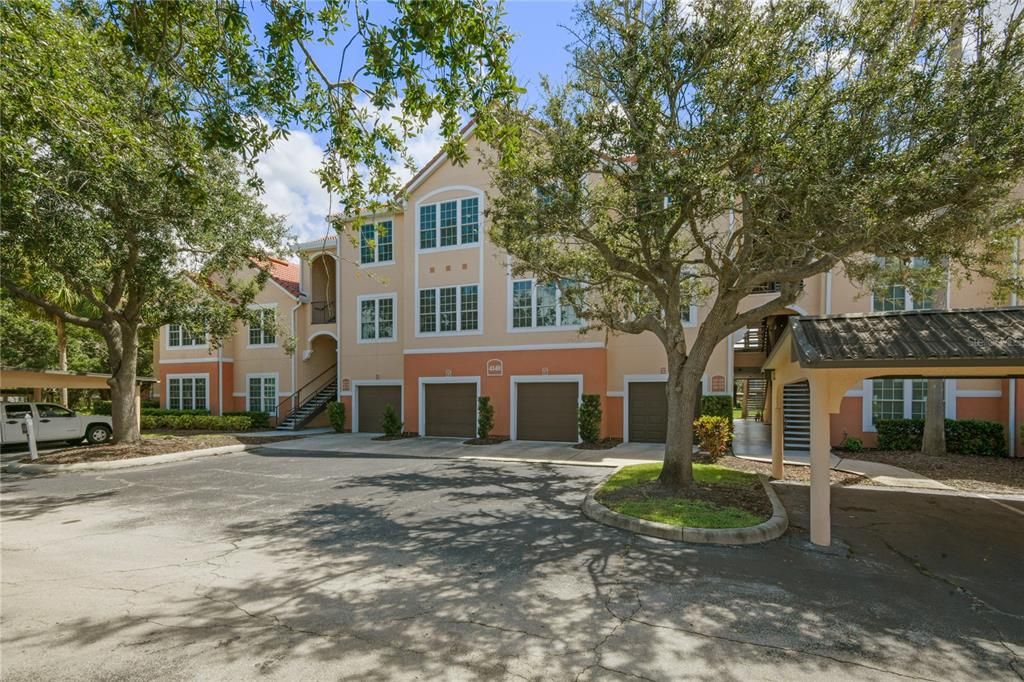 For Sale: $222,999 (1 beds, 1 baths, 949 Square Feet)