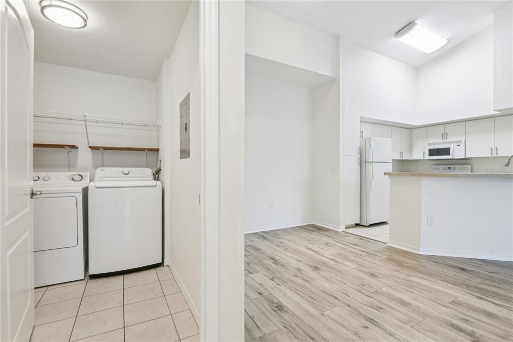 For Sale: $222,999 (1 beds, 1 baths, 949 Square Feet)