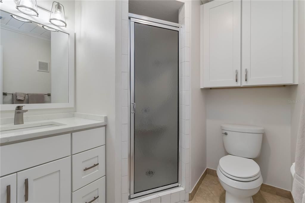 For Sale: $199,900 (2 beds, 2 baths, 951 Square Feet)