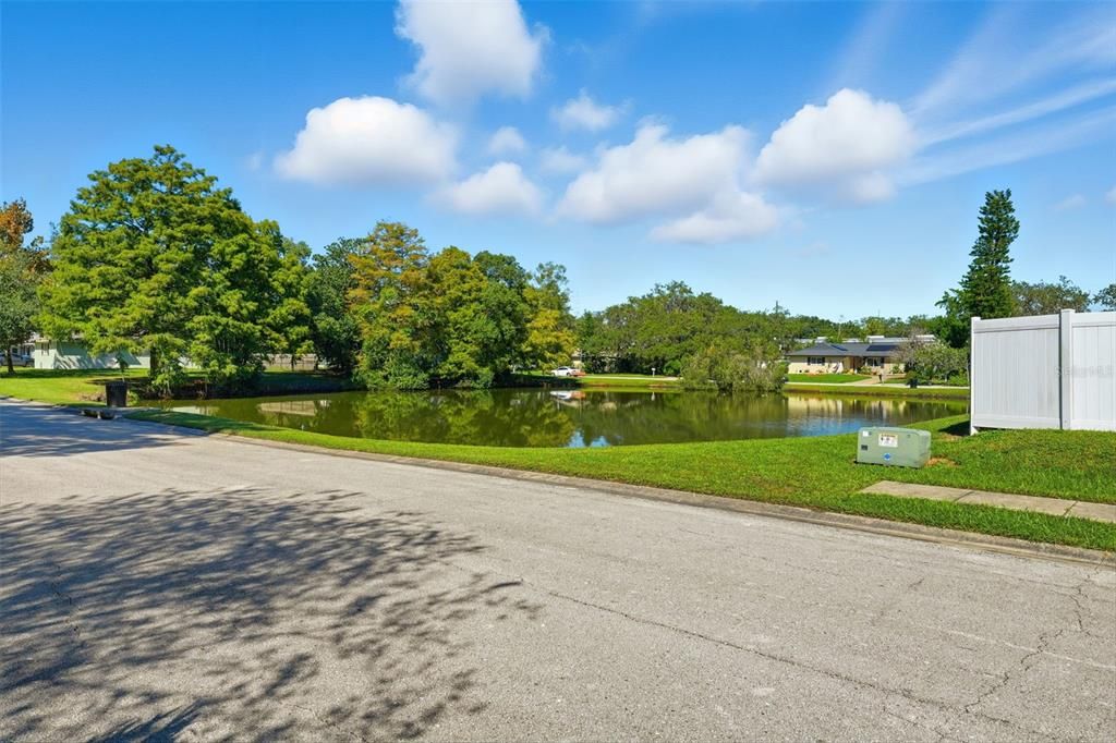 合同活跃: $325,000 (3 贝兹, 2 浴室, 1200 平方英尺)