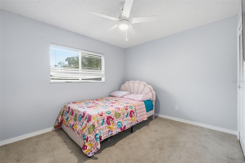 合同活跃: $325,000 (3 贝兹, 2 浴室, 1200 平方英尺)