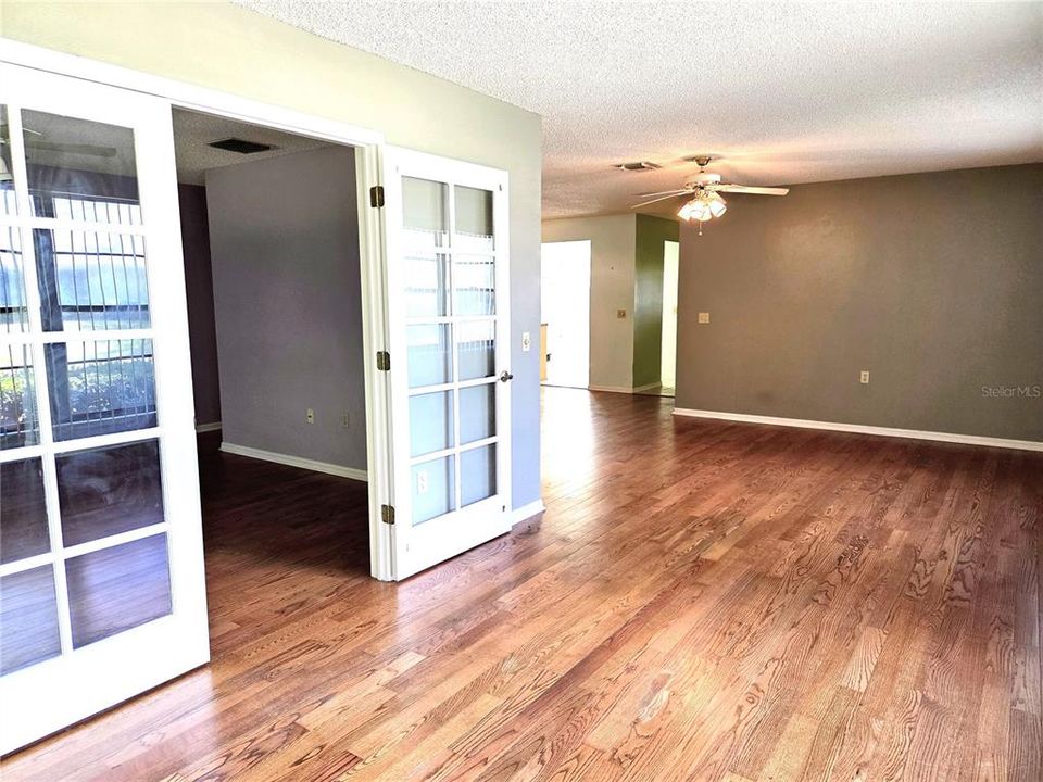 For Sale: $195,000 (2 beds, 2 baths, 1346 Square Feet)
