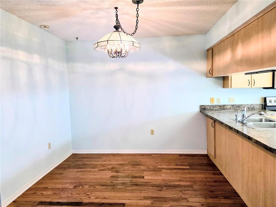 For Sale: $195,000 (2 beds, 2 baths, 1346 Square Feet)