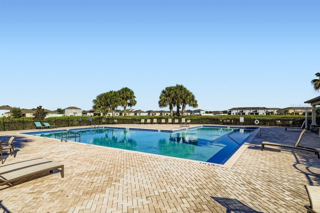 For Sale: $425,000 (5 beds, 3 baths, 2607 Square Feet)