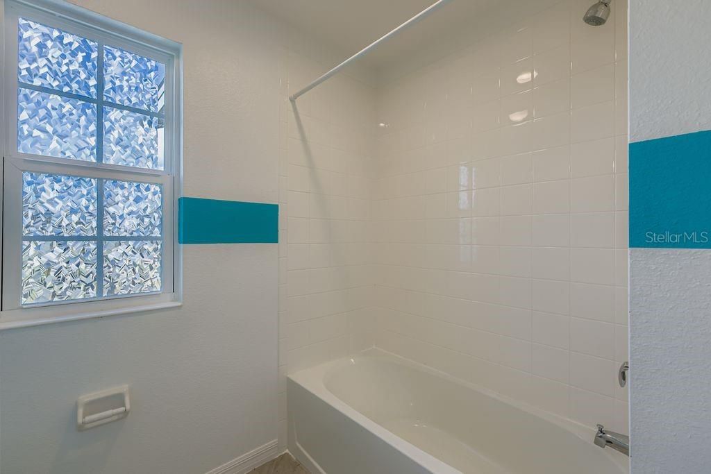 For Sale: $425,000 (5 beds, 3 baths, 2607 Square Feet)