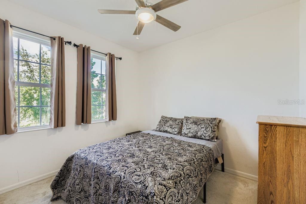 For Sale: $425,000 (5 beds, 3 baths, 2607 Square Feet)