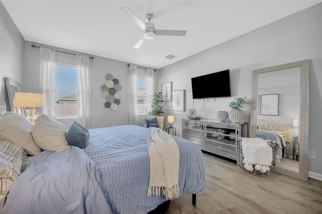 For Sale: $455,000 (4 beds, 2 baths, 2043 Square Feet)