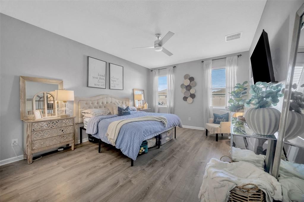 For Sale: $455,000 (4 beds, 2 baths, 2043 Square Feet)