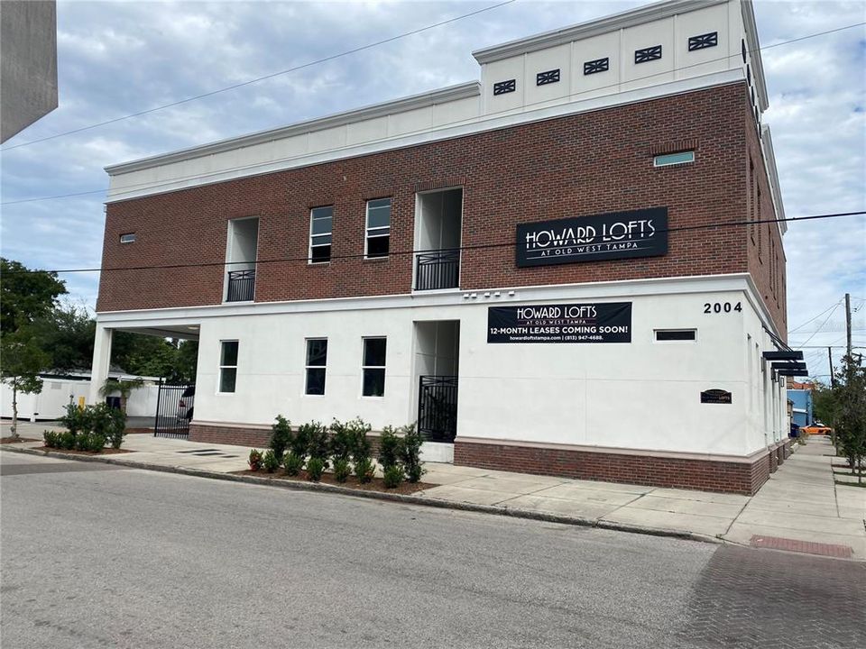 Recently Rented: $1,649 (0 beds, 1 baths, 527 Square Feet)