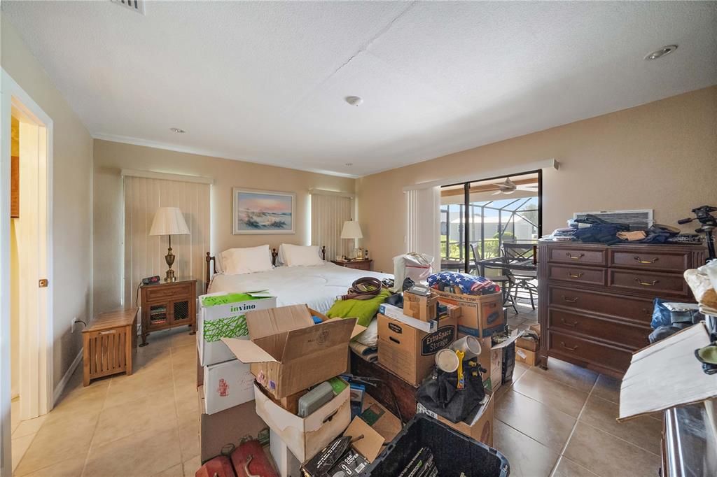 合同活跃: $1,000 (3 贝兹, 2 浴室, 1790 平方英尺)