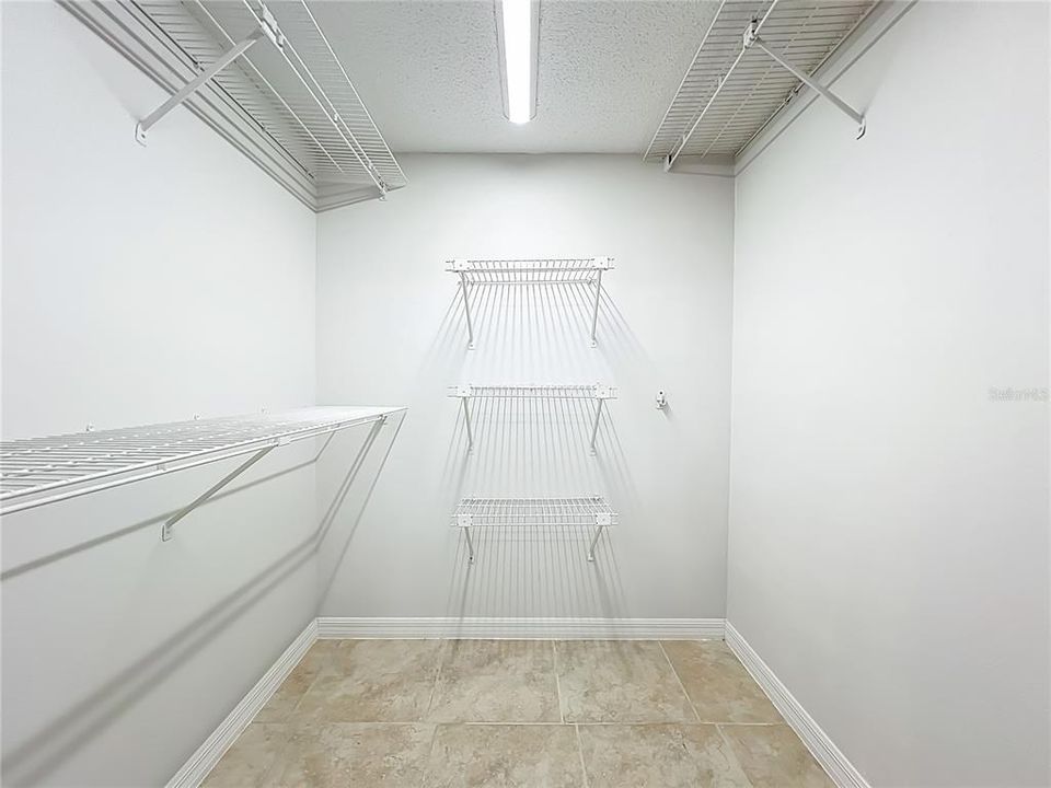 For Sale: $248,900 (2 beds, 2 baths, 1048 Square Feet)