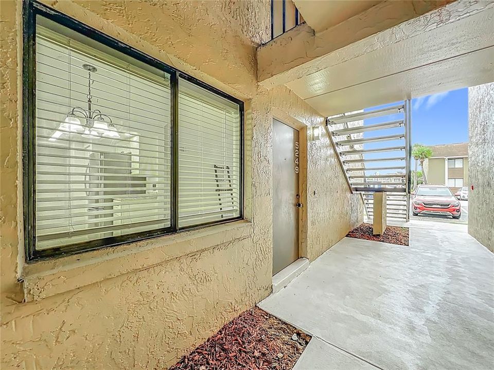 For Sale: $248,900 (2 beds, 2 baths, 1048 Square Feet)