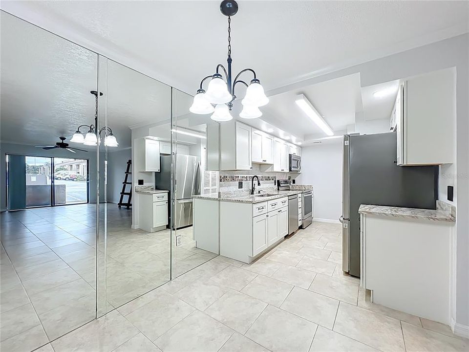 For Sale: $248,900 (2 beds, 2 baths, 1048 Square Feet)