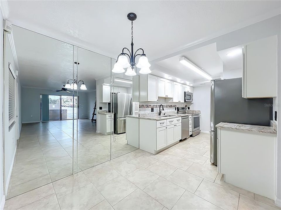 For Sale: $248,900 (2 beds, 2 baths, 1048 Square Feet)