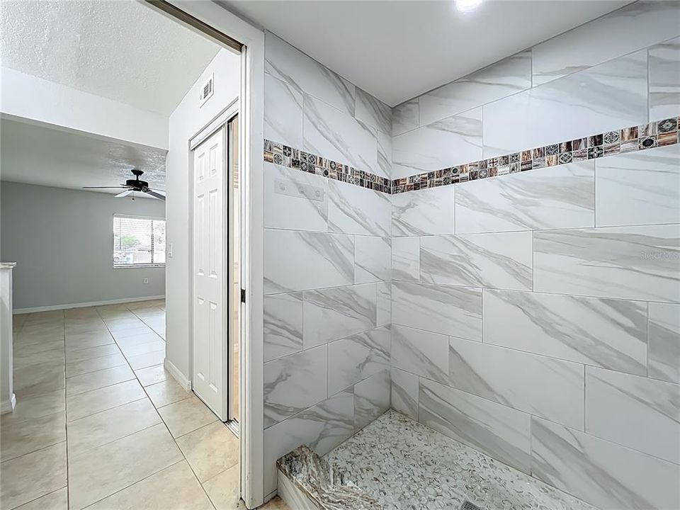 For Sale: $248,900 (2 beds, 2 baths, 1048 Square Feet)